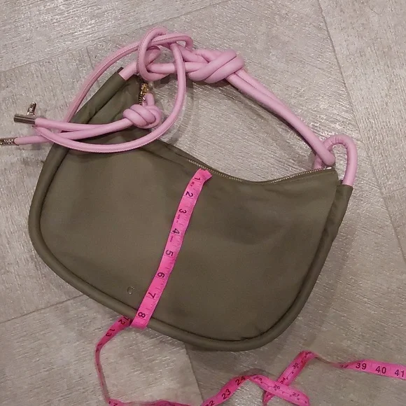 NWT GANNI Knot Hobo Bag in a kalamata green color contrasting pink Knot handle - Picture 5 of 13